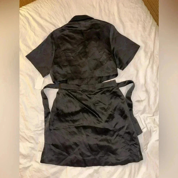 SANDRO Short Openwork Black Satin dress, Size 4, button down, collar. - Picture 7 of 8